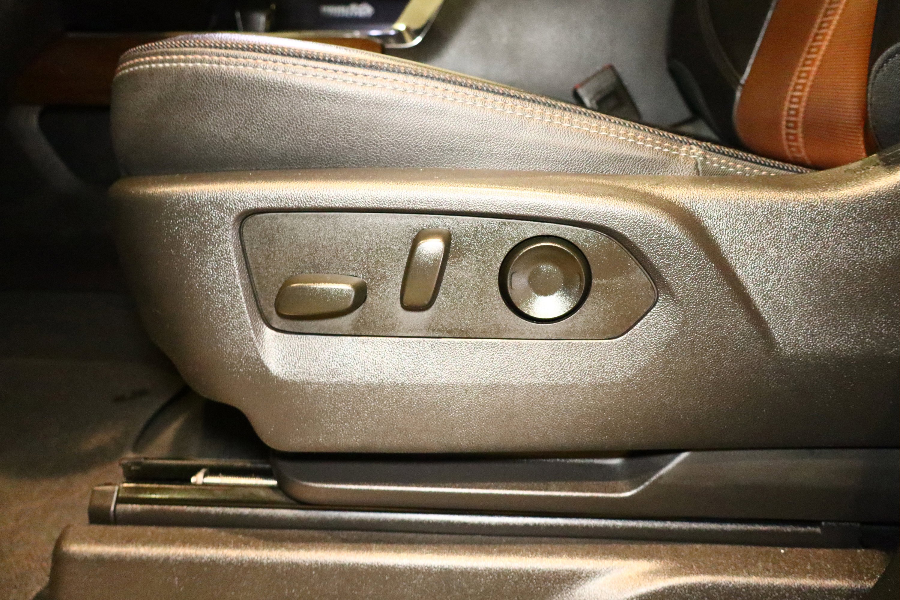 Used 2023 Chevrolet Silverado 1500 High Country w/ Z71 Off-Road Package image 21