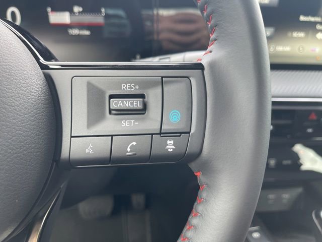 New 2025 Nissan Kicks SR image 32