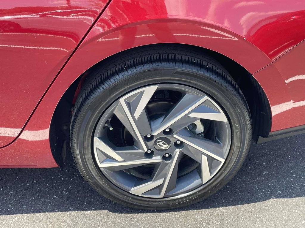 Certified 2025 Hyundai Elantra SEL FWD image 29
