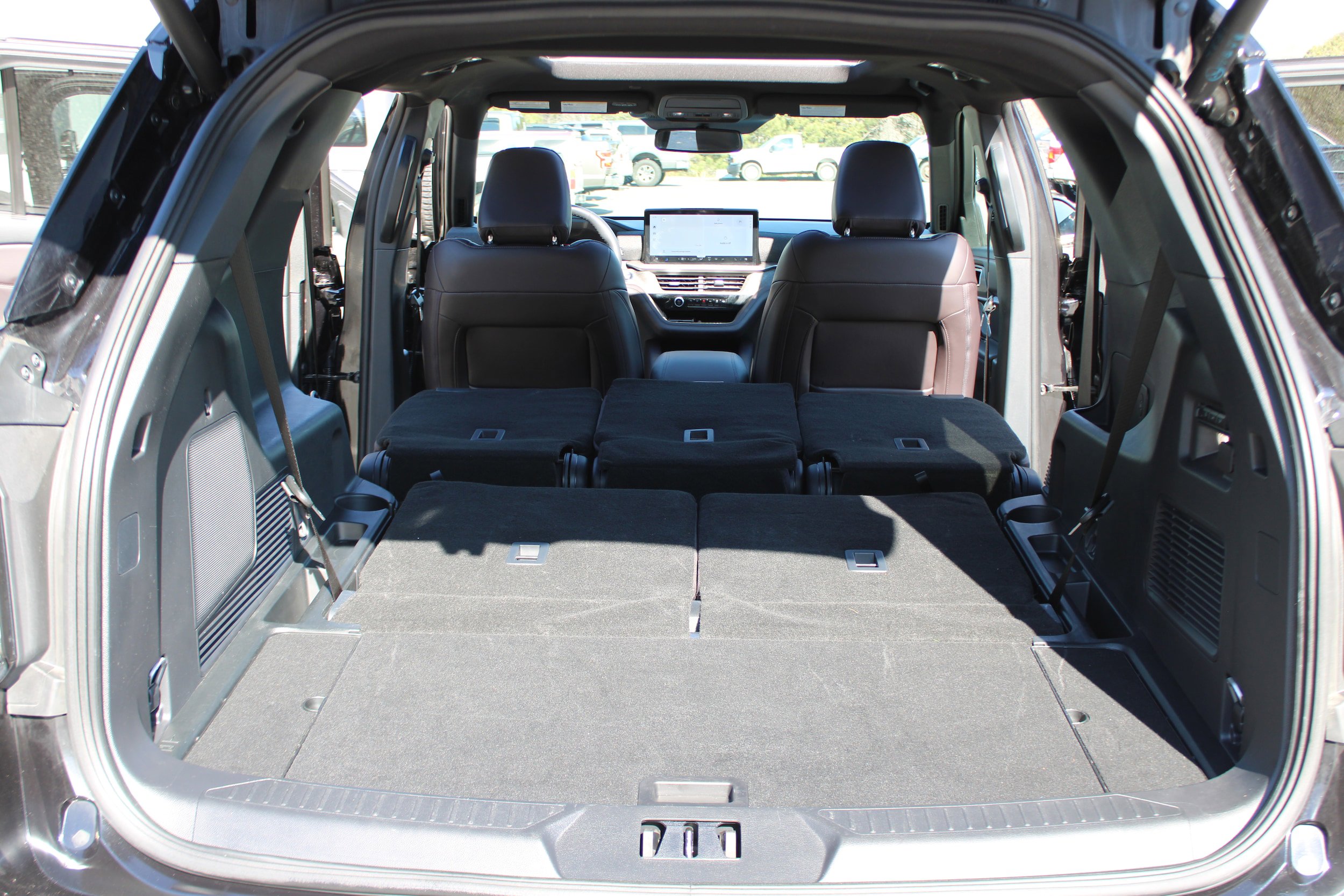 Used 2025 Ford Explorer Platinum AWD/4WD image 17