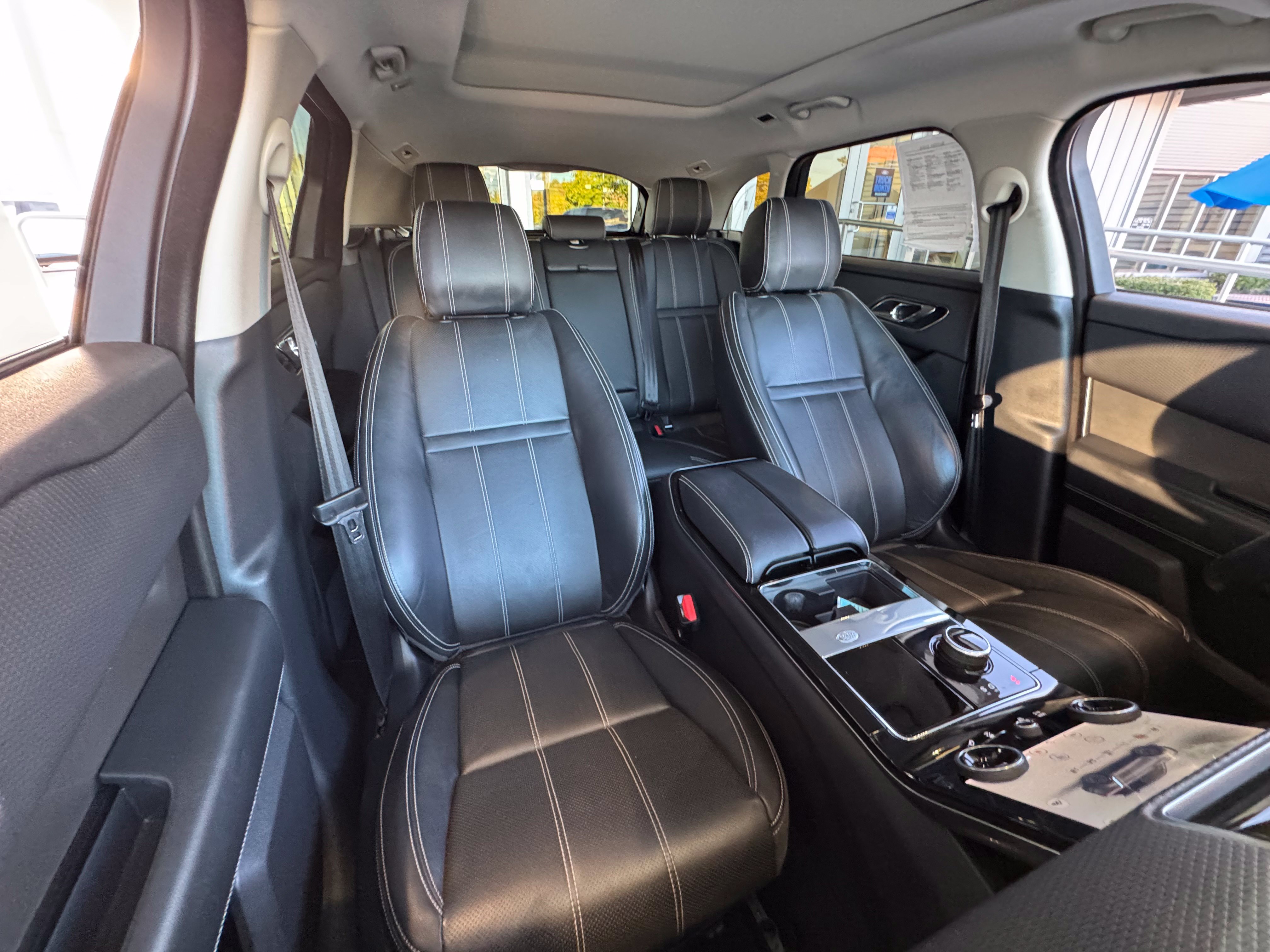 Used 2018 Land Rover Range Rover Velar S AWD/4WD image 25