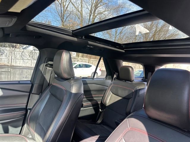 Used 2023 Ford Explorer ST-Line w/ Class IV Trailer Tow Package image 24