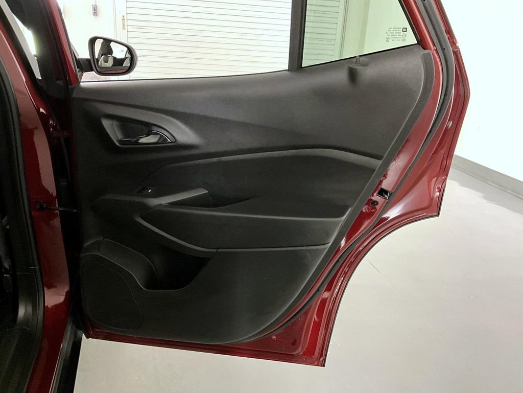 Certified 2024 Chevrolet Trax RS w/ Driver Confidence Package image 17