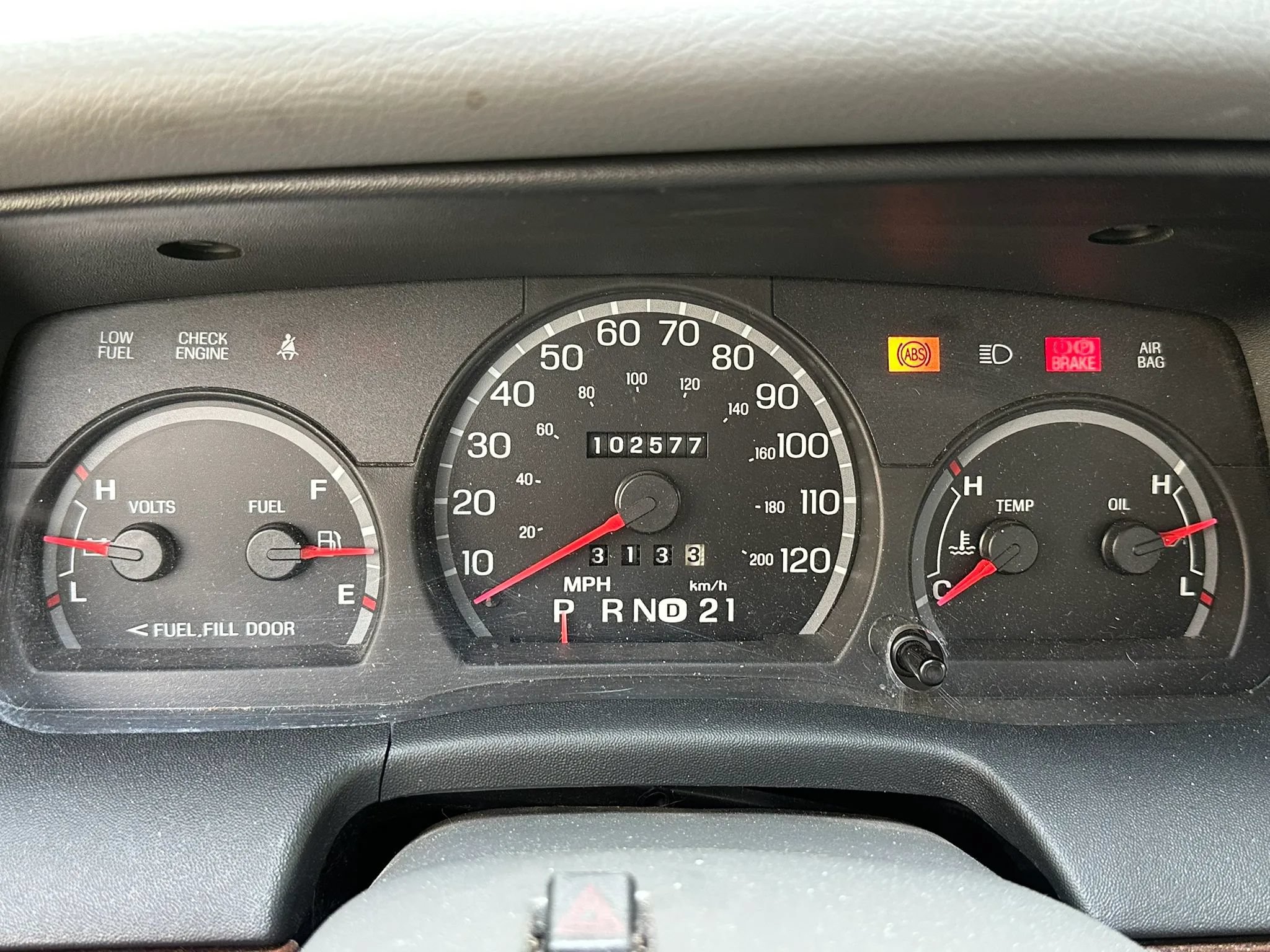 Used 2005 Ford Crown Victoria RWD image 8