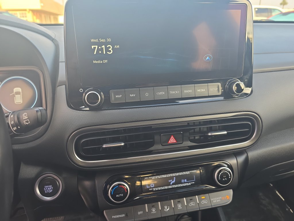 Used 2022 Hyundai Kona Limited FWD image 12