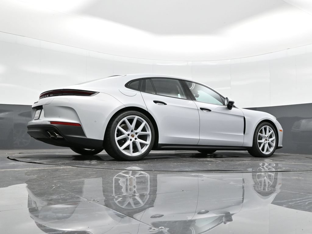 Certified 2025 Porsche Panamera RWD image 38