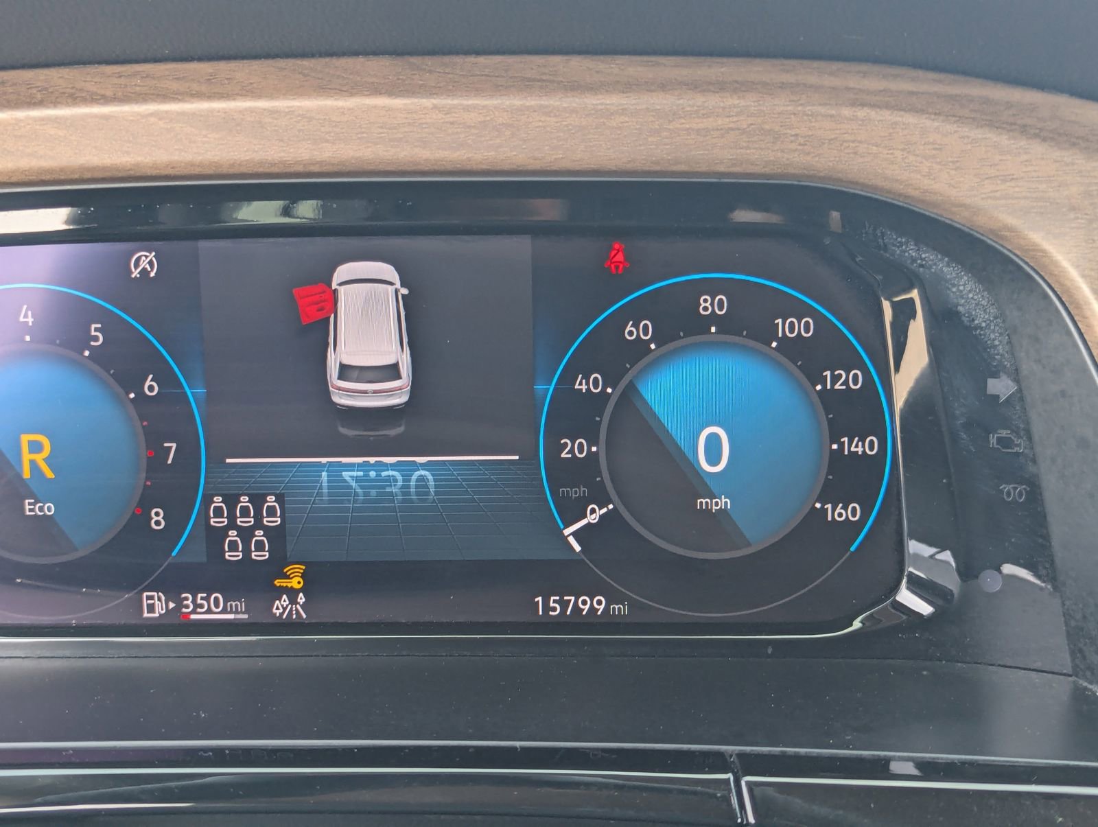 Used 2025 Volkswagen Atlas SE image 31