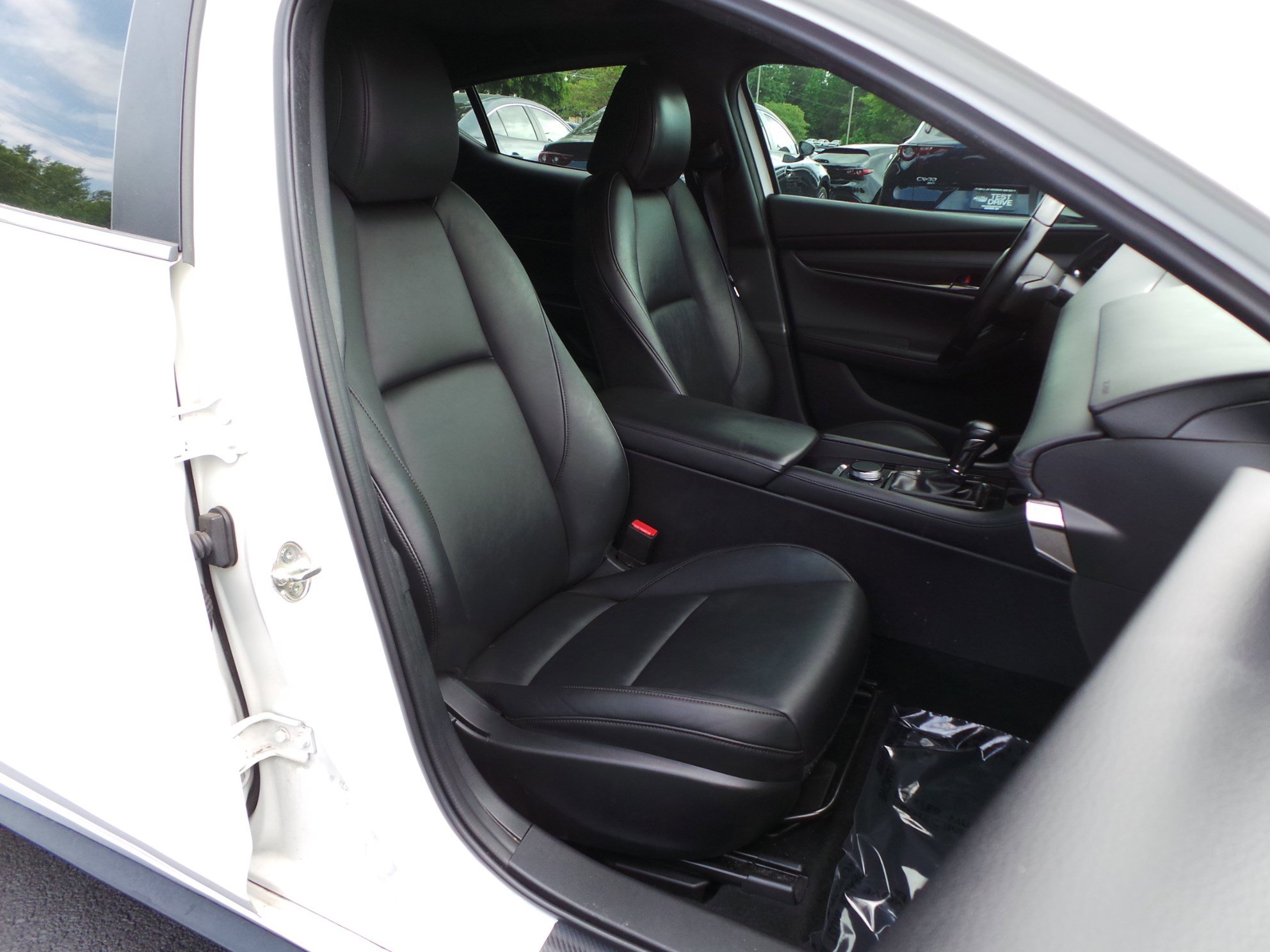 Used 2023 MAZDA MAZDA3 s FWD image 18