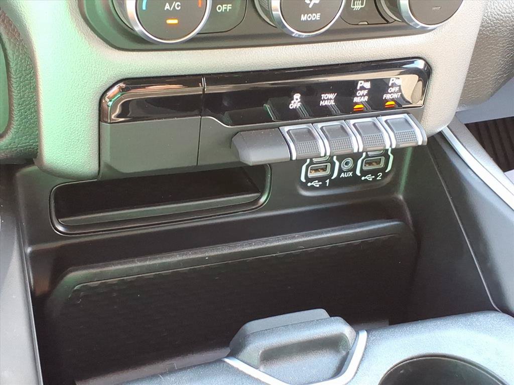 Used 2022 RAM 1500 Big Horn AWD/4WD image 32