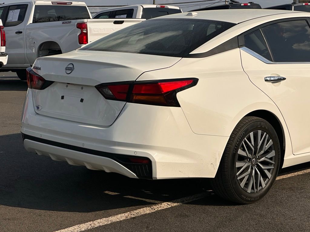 Used 2025 Nissan Altima 2.5 SV image 40