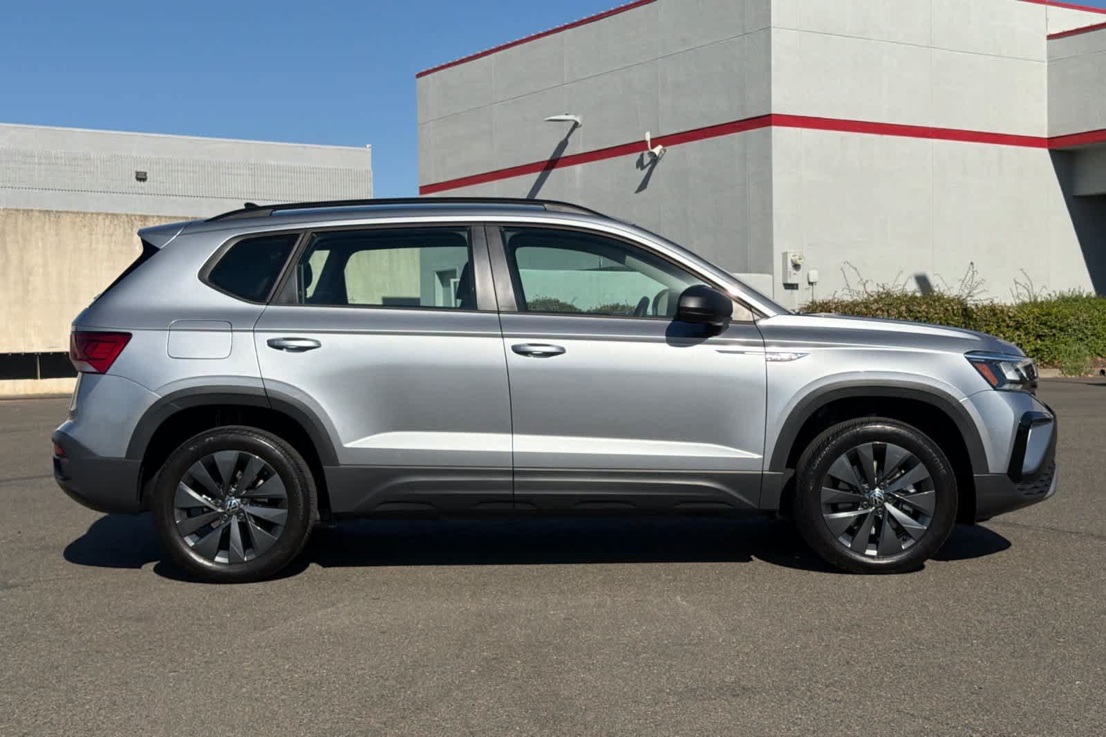 Used 2024 Volkswagen Taos S FWD image 6