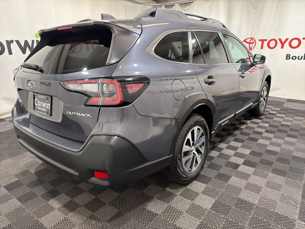 Used 2025 Subaru Outback Premium image 7