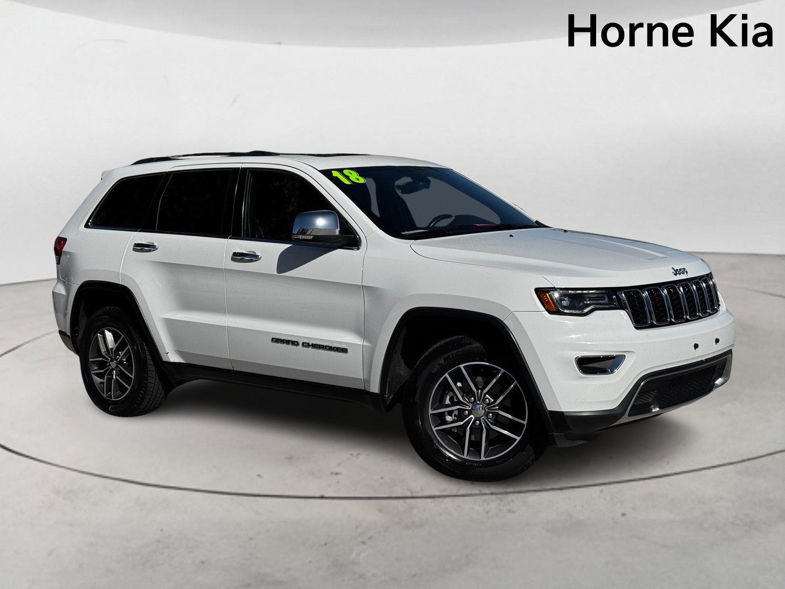 Used 2018 Jeep Grand Cherokee Limited w/ Luxury Group II image 2
