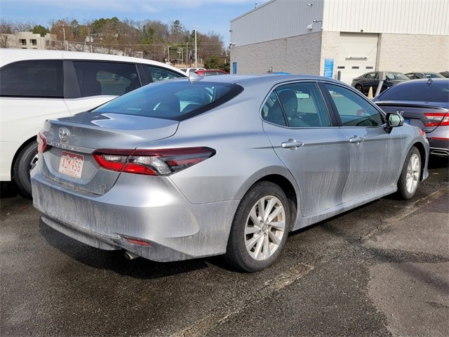 Used 2022 Toyota Camry LE image 4