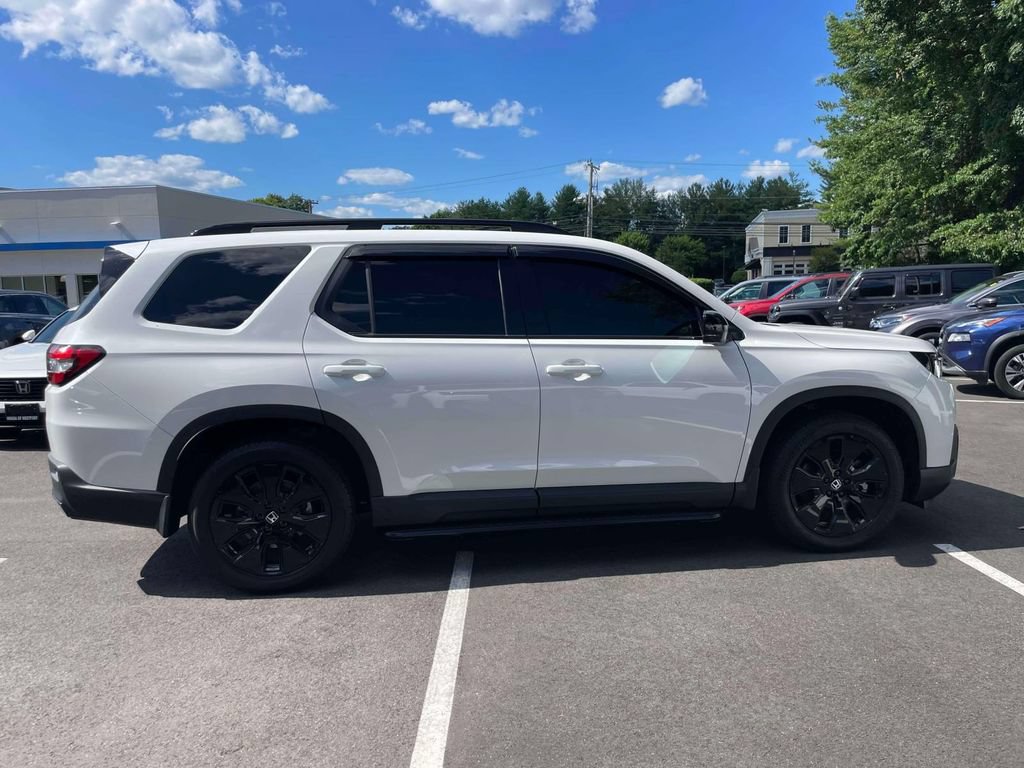 Certified 2026 Honda Pilot Black Edition image 4