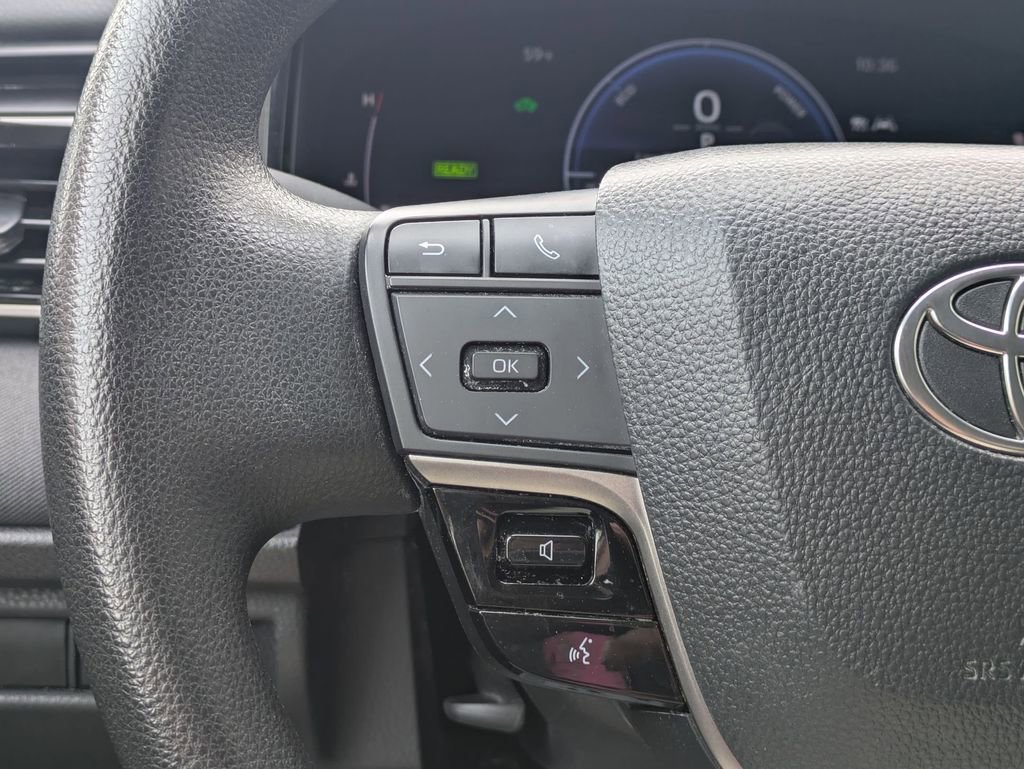 Used 2025 Toyota Camry LE FWD image 24