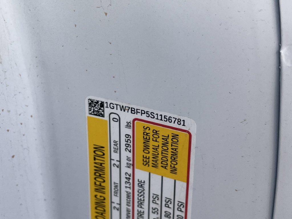 New 2025 GMC Savana 2500 Extended w/ Driver Convenience Package RWD image 32