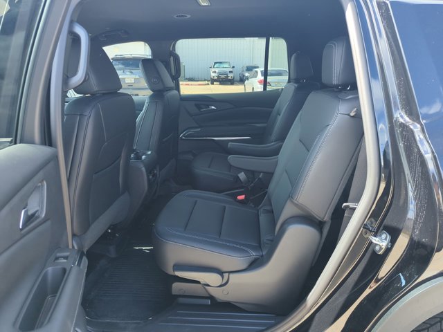 Used 2026 Chevrolet Traverse LT w/ Midnight/Sport Edition image 16