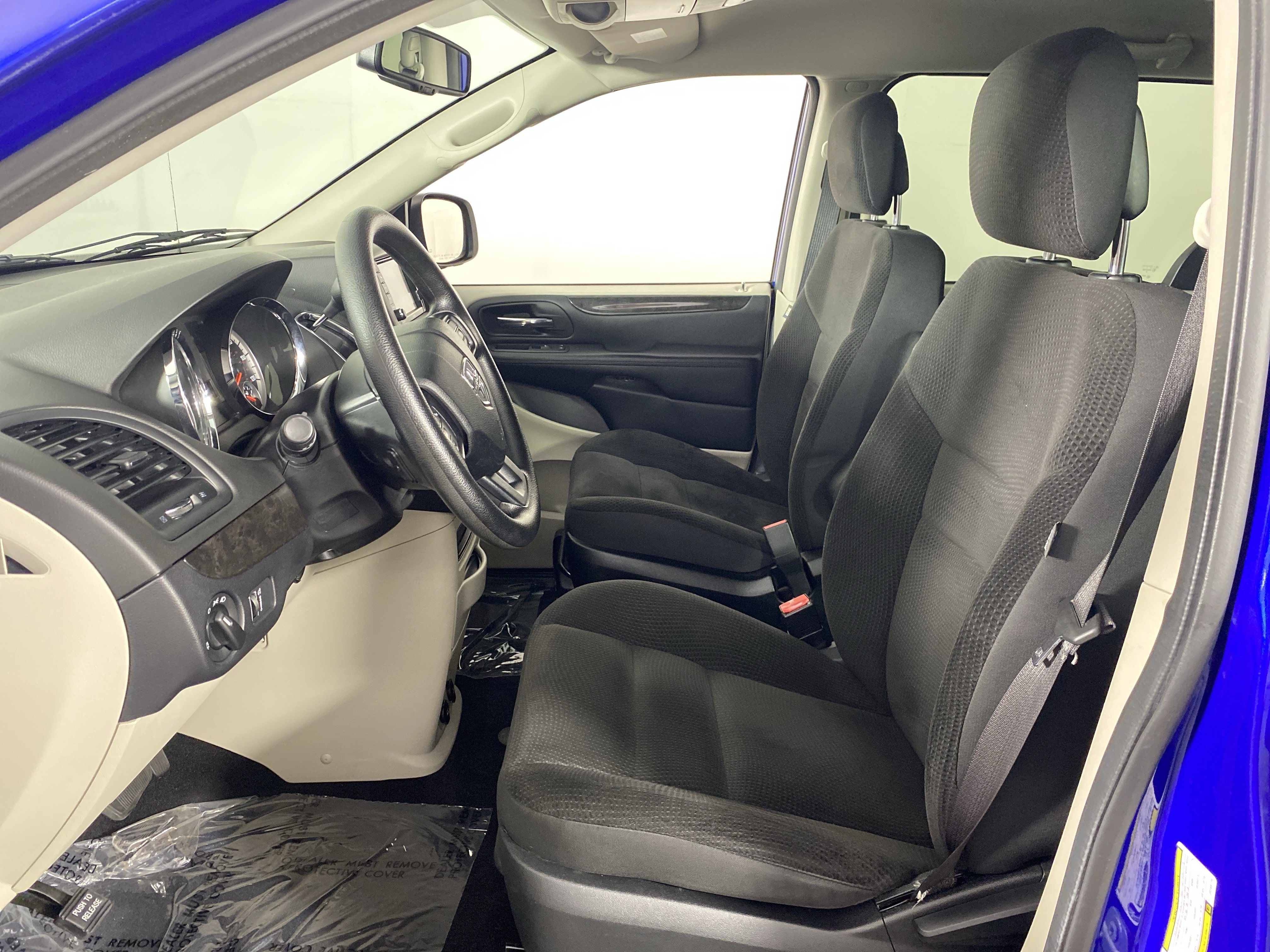Used 2018 Dodge Grand Caravan SE w/ UConnect Hands-Free Group FWD image 14