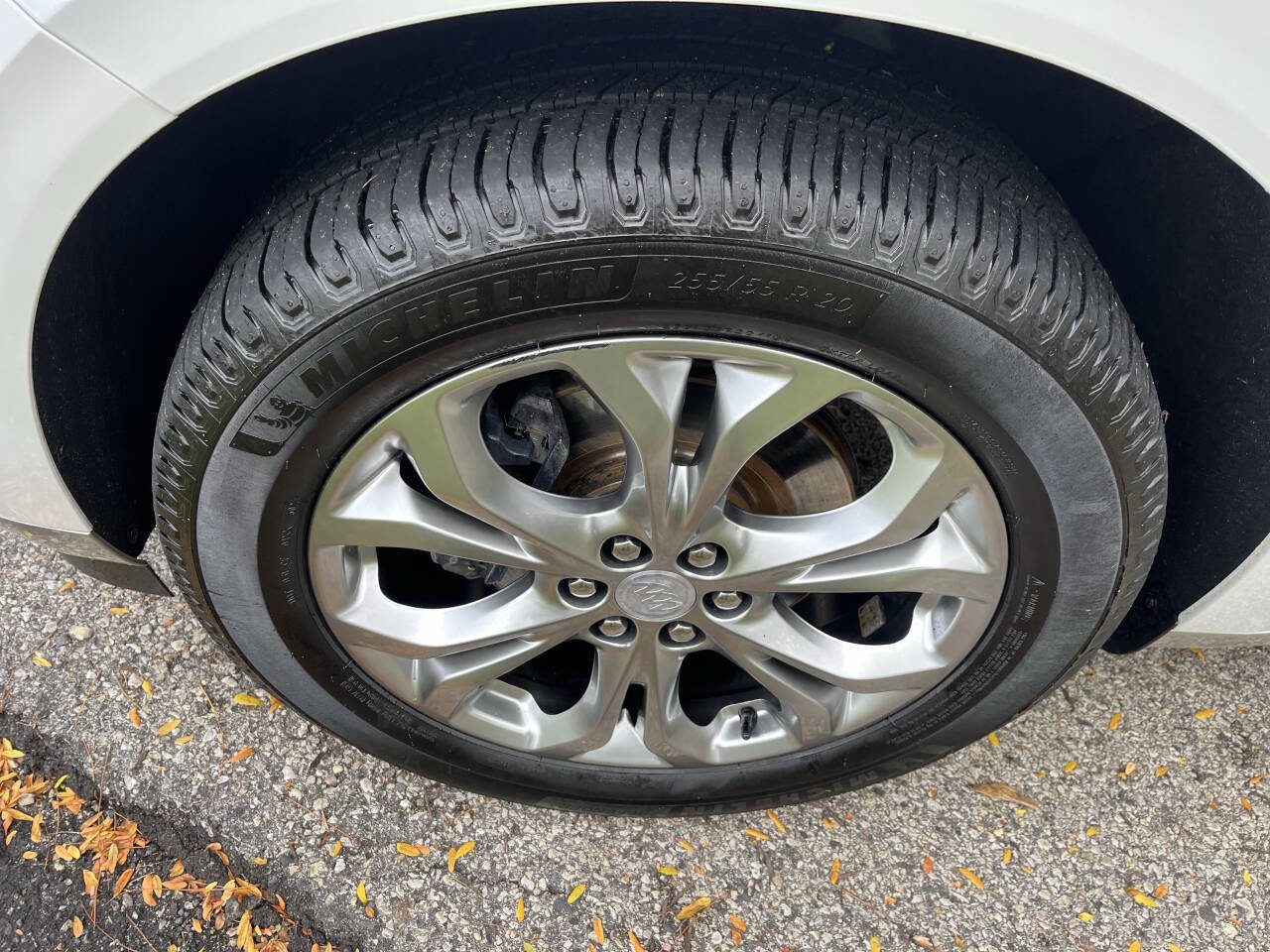 Used 2019 Buick Enclave Avenir w/ Avenir Technology Package image 10