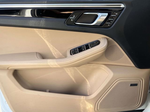 Used 2023 Porsche Macan Turbo image 26