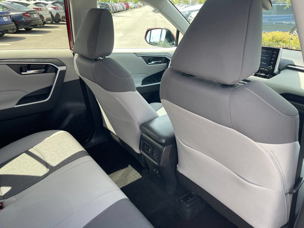 Used 2021 Toyota RAV4 XLE w/ Convenience Package FWD image 28