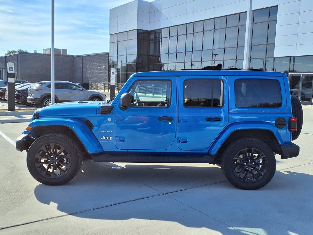 Used 2023 Jeep Wrangler Unlimited Sahara AWD/4WD image 6