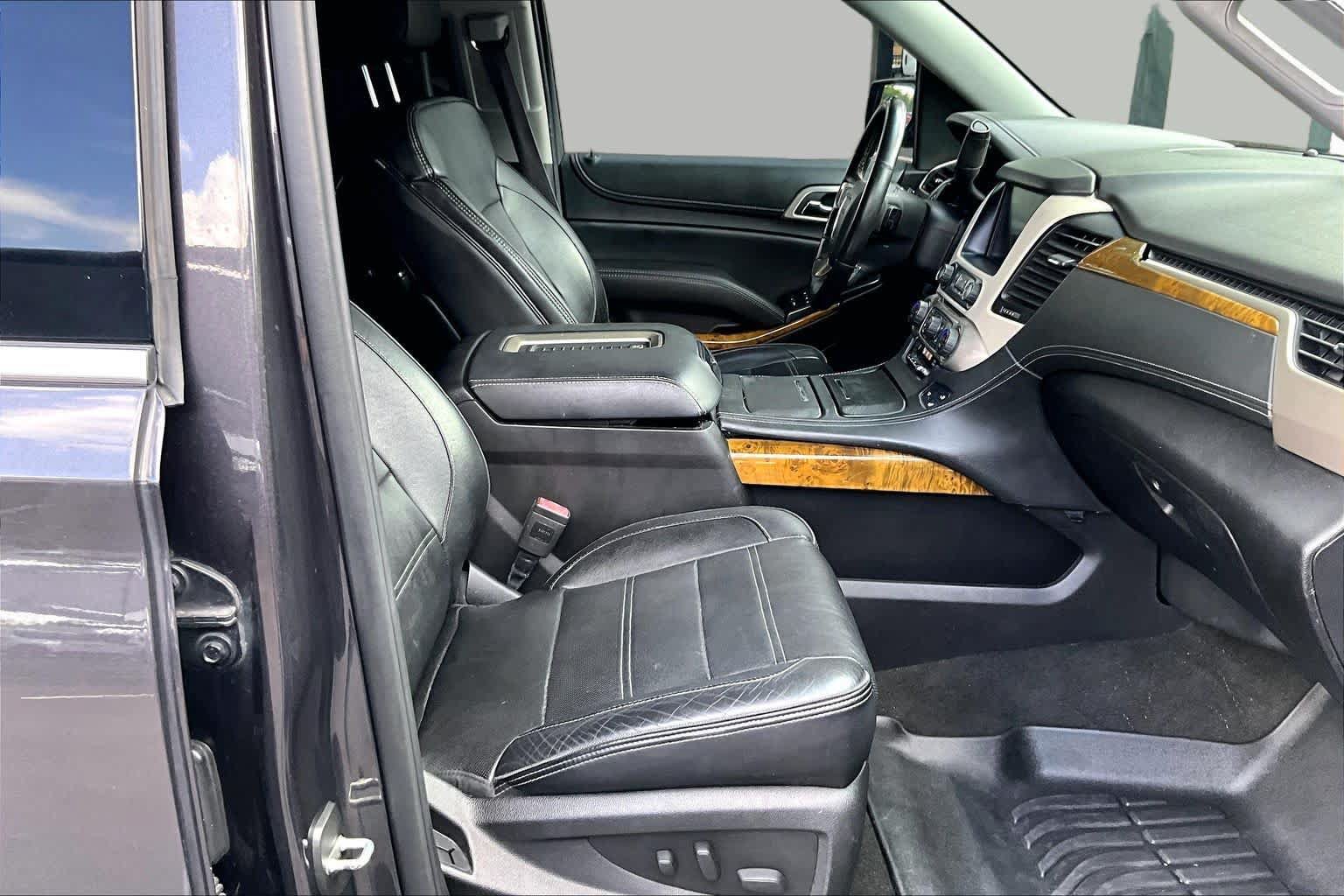 Used 2016 GMC Yukon Denali w/ Open Road Package AWD/4WD image 9