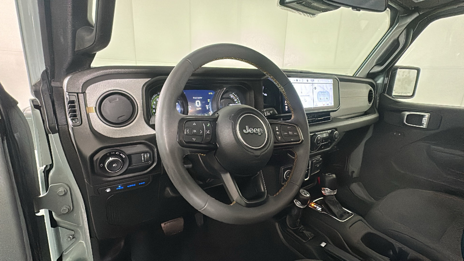 Used 2024 Jeep Wrangler Unlimited w/ Convenience Group AWD/4WD image 16