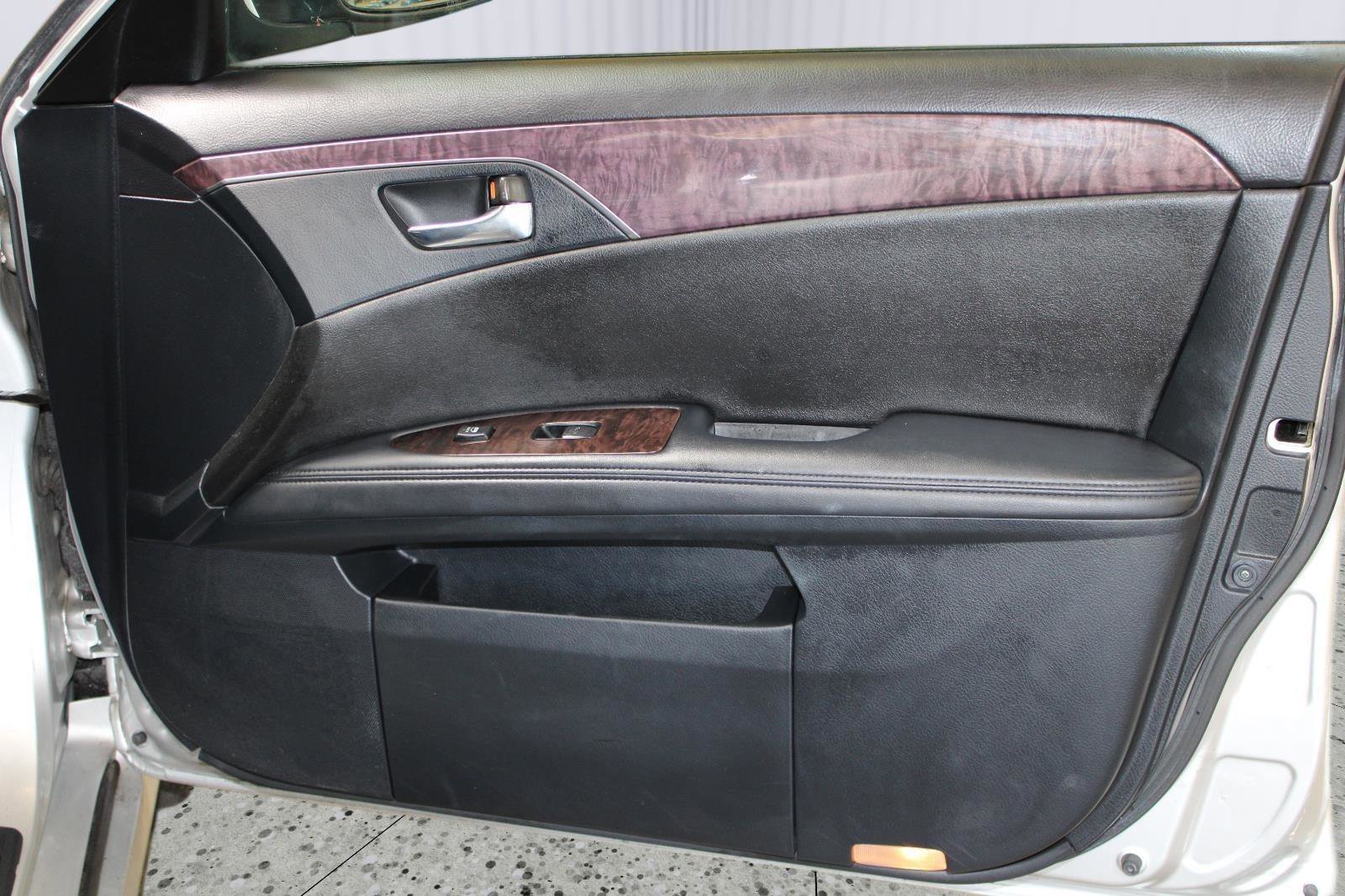 Used 2011 Toyota Avalon FWD image 35