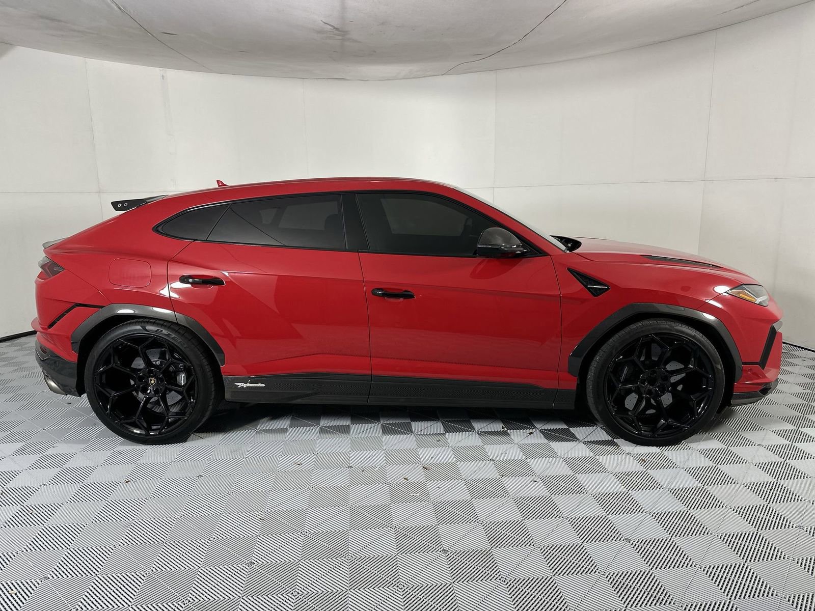 Used 2023 Lamborghini Urus Performante AWD/4WD image 9
