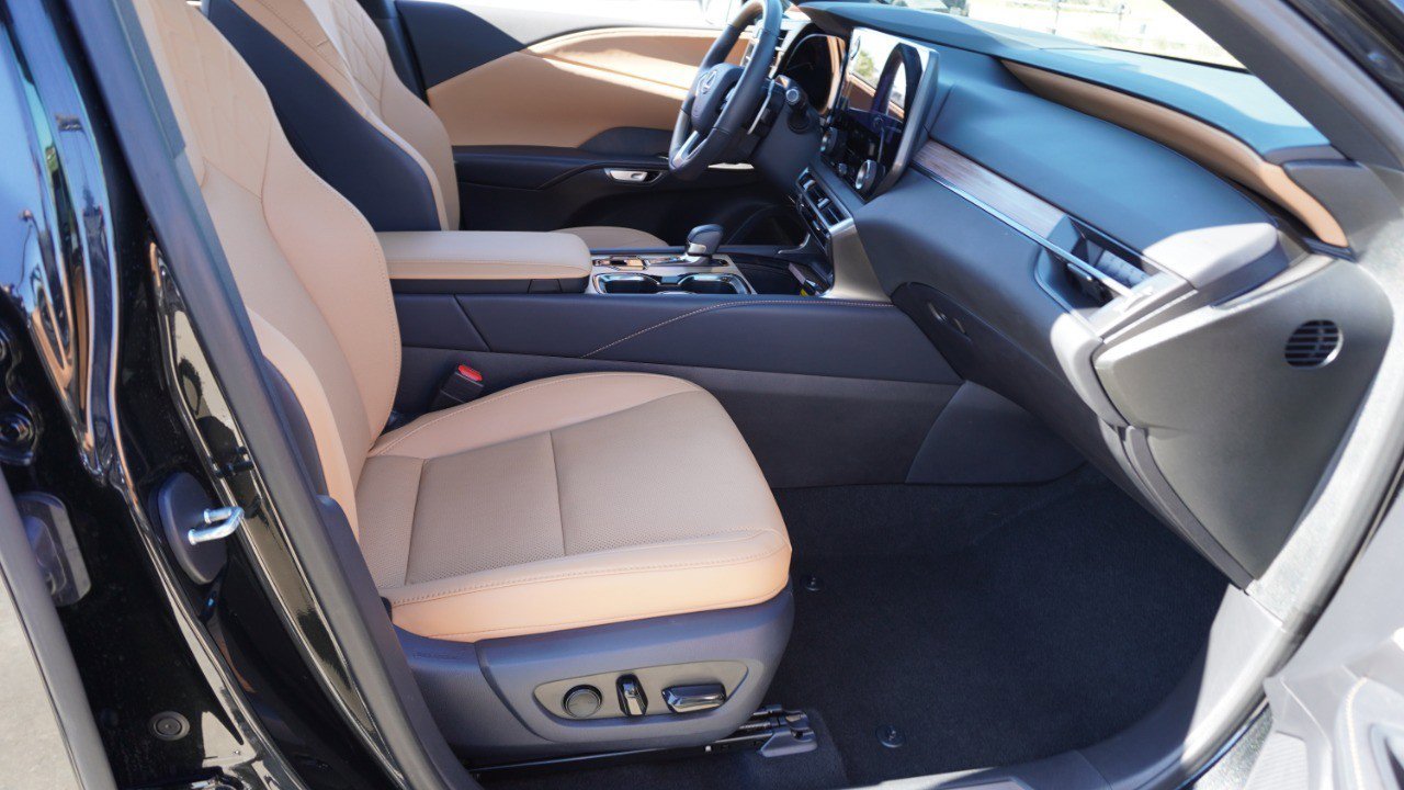 Used 2025 Lexus RX 350 Premium w/ Convenience Package image 14