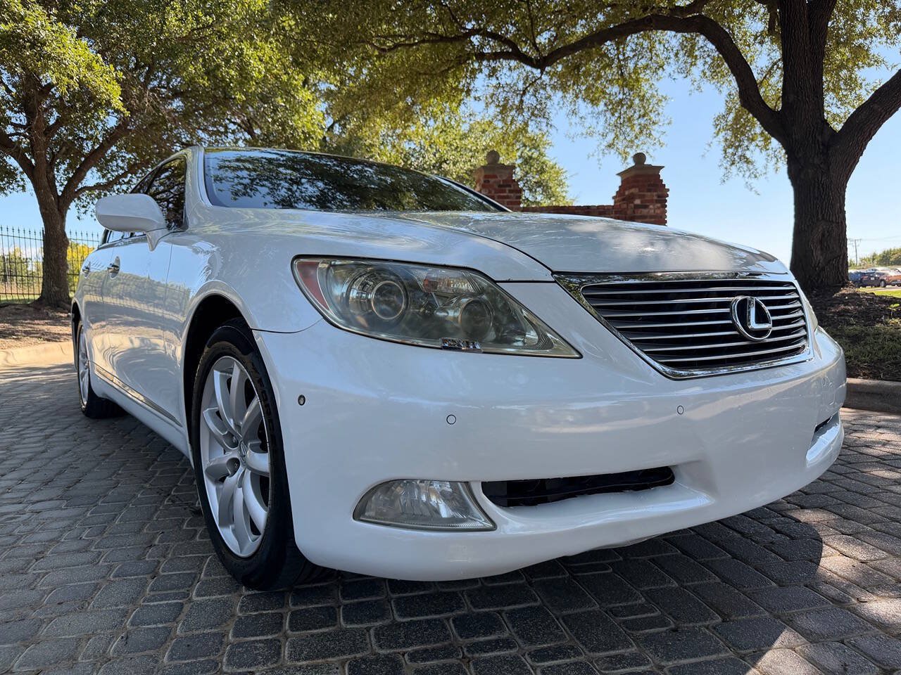 Used 2009 Lexus LS 460 w/ Comfort Pkg RWD image 1