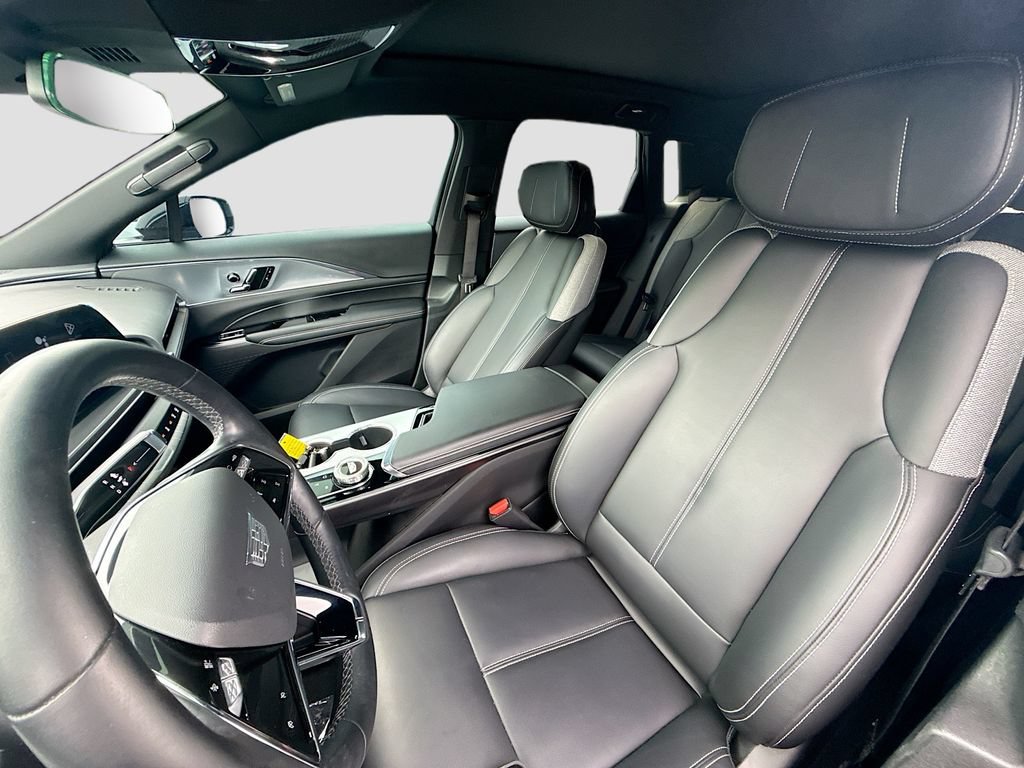 Used 2024 Cadillac Lyriq Tech RWD image 21