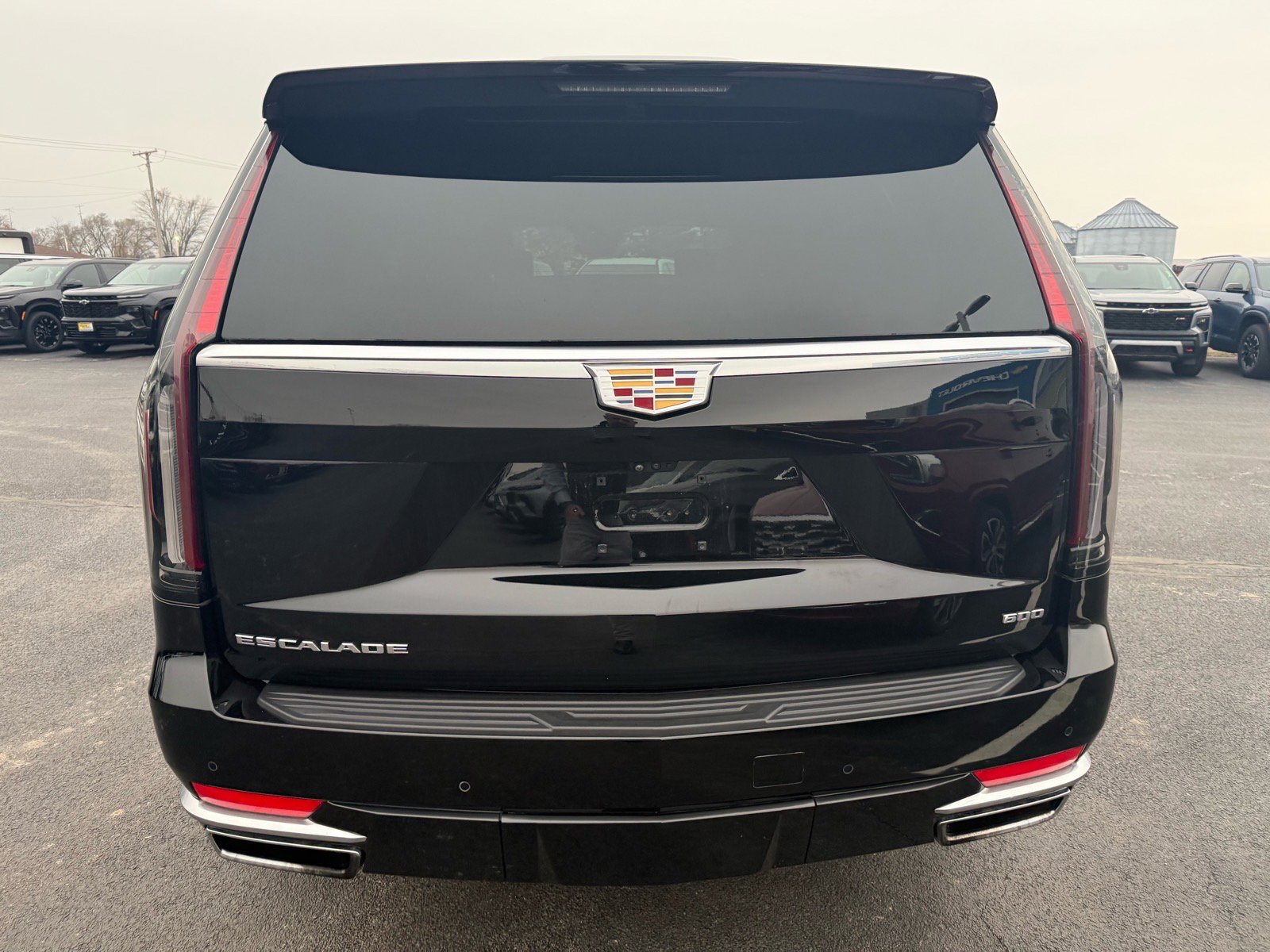Used 2023 Cadillac Escalade Premium Luxury w/ Performance Package image 4