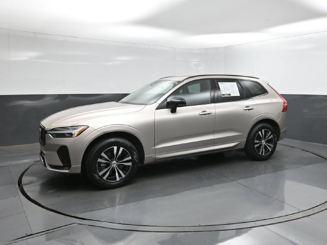 Used 2025 Volvo XC60 B5 Core AWD/4WD image 30