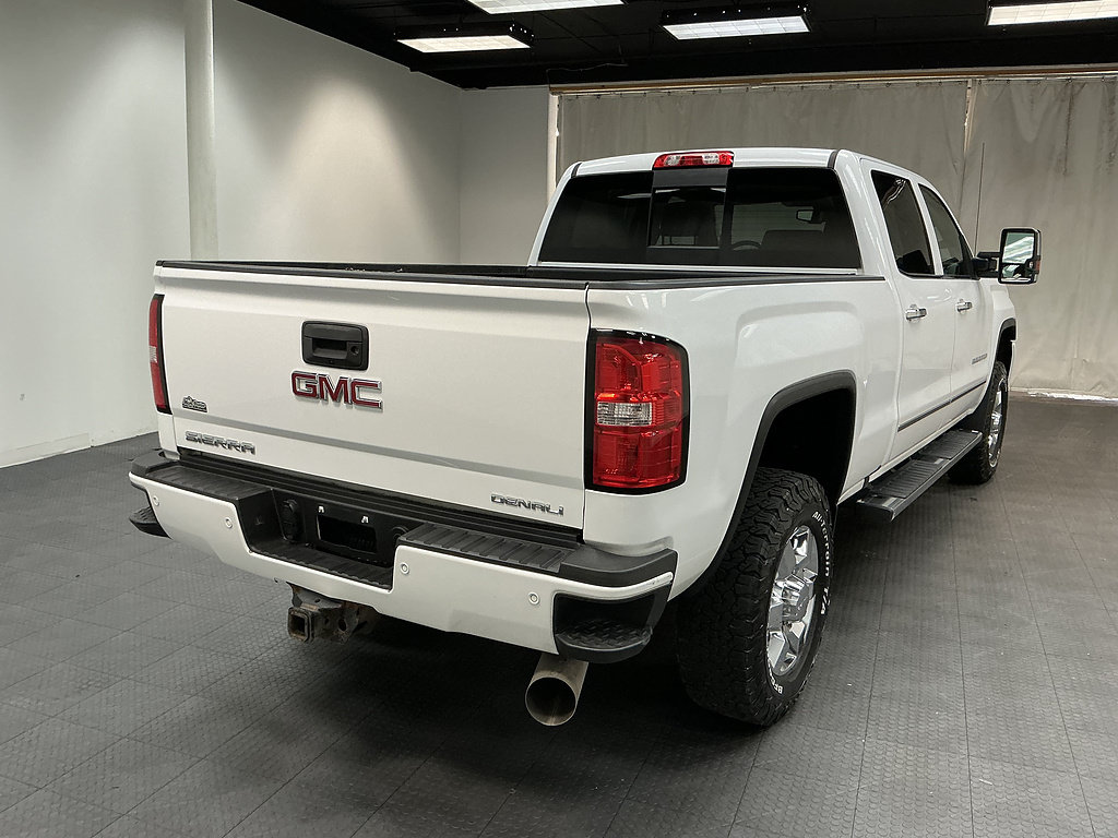 Used 2017 GMC Sierra 3500 Denali w/ Duramax Plus Package AWD/4WD image 5