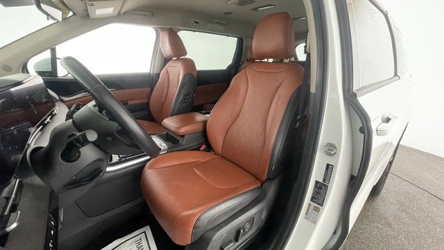 Used 2024 Kia Carnival SX image 33