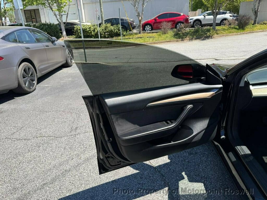 Used 2023 Tesla Model 3 Standard Range RWD image 5