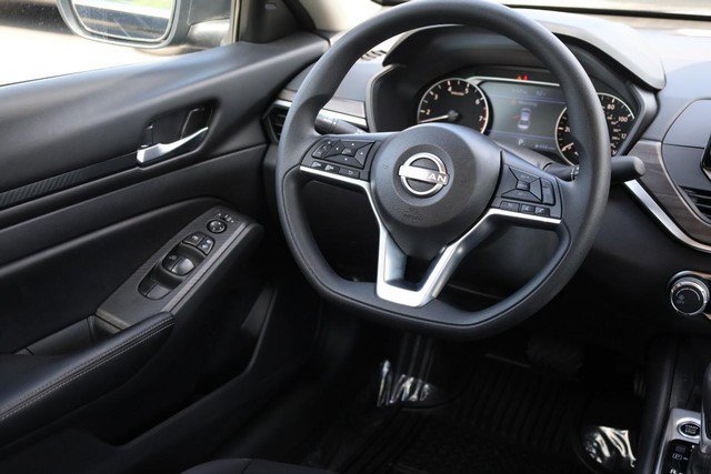 Certified 2025 Nissan Altima 2.5 SV FWD image 22
