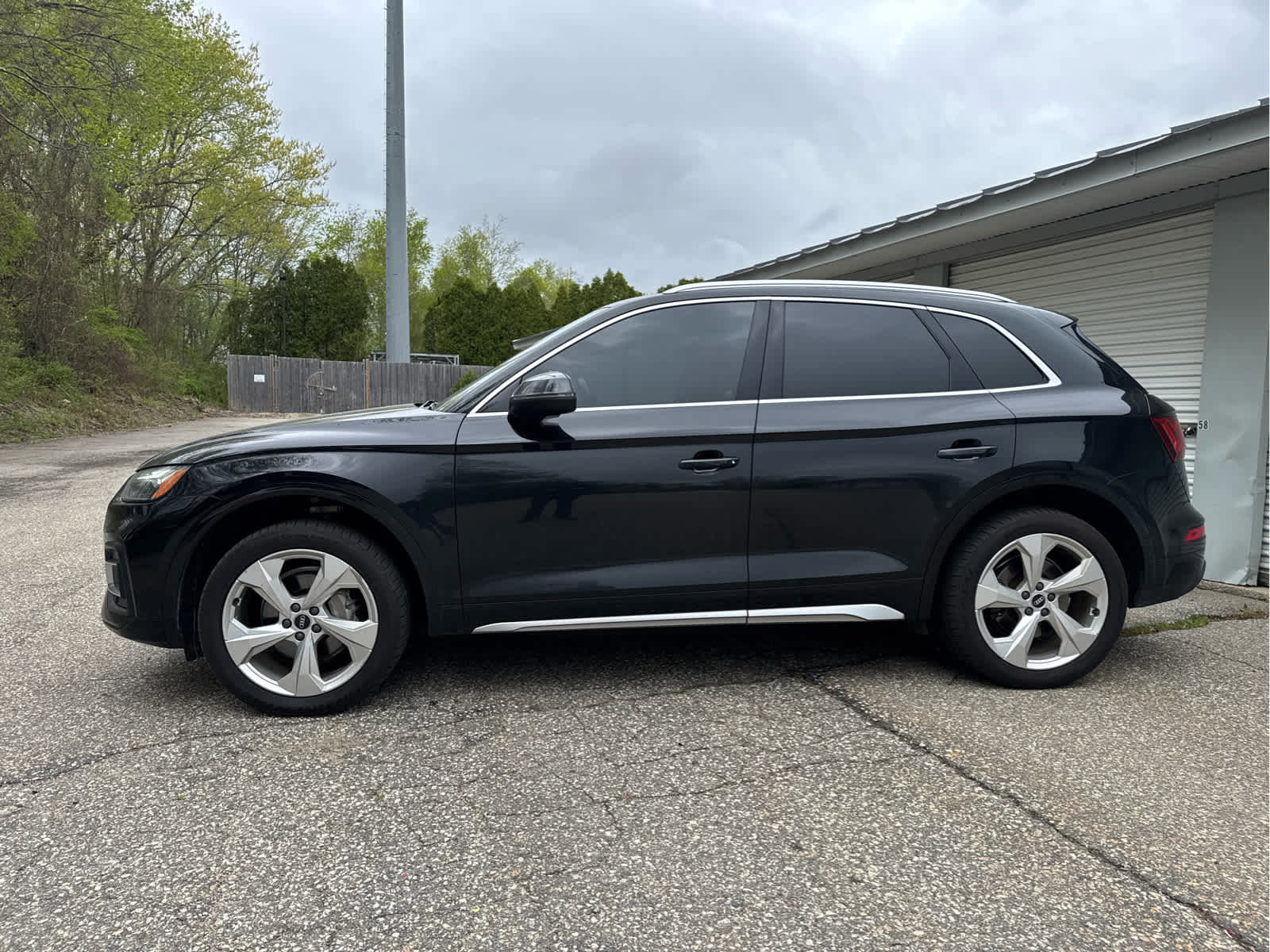 Used 2021 Audi Q5 2.0T Premium Plus w/ Premium Plus Package AWD/4WD image 3