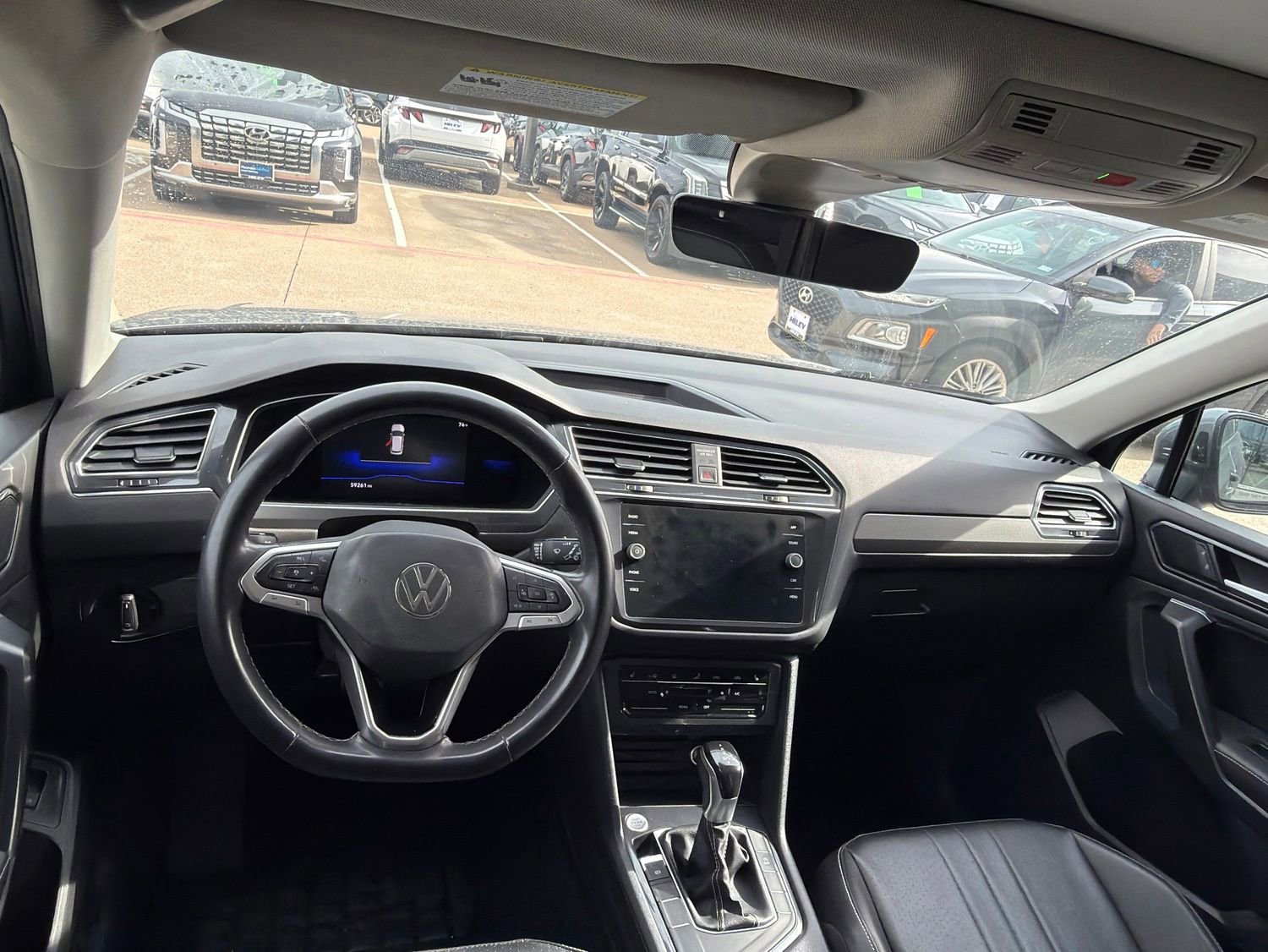 Used 2022 Volkswagen Tiguan SE w/ Panoramic Sunroof Package FWD image 11