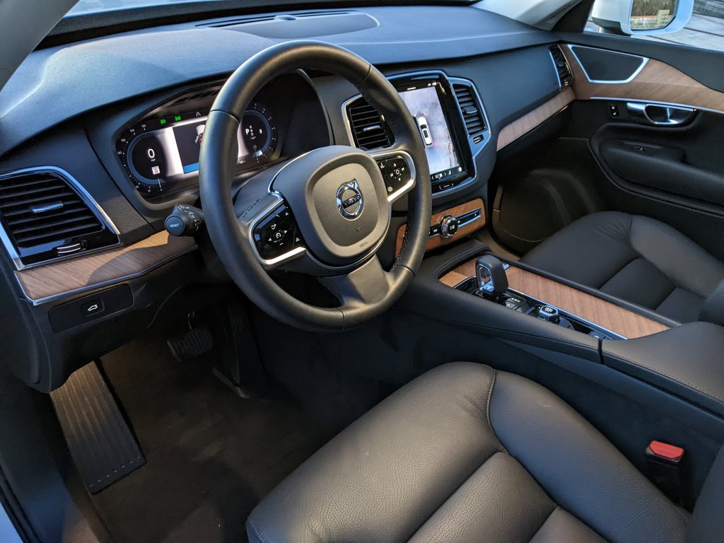Certified 2025 Volvo XC90 B5 Plus image 8
