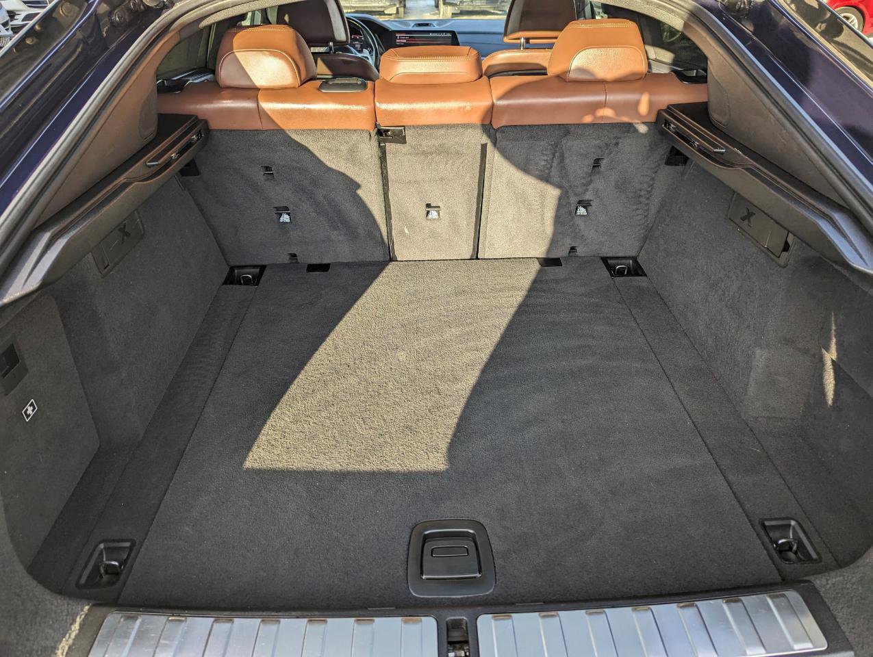 Used 2023 BMW X6 M50i w/ Executive Package image 39