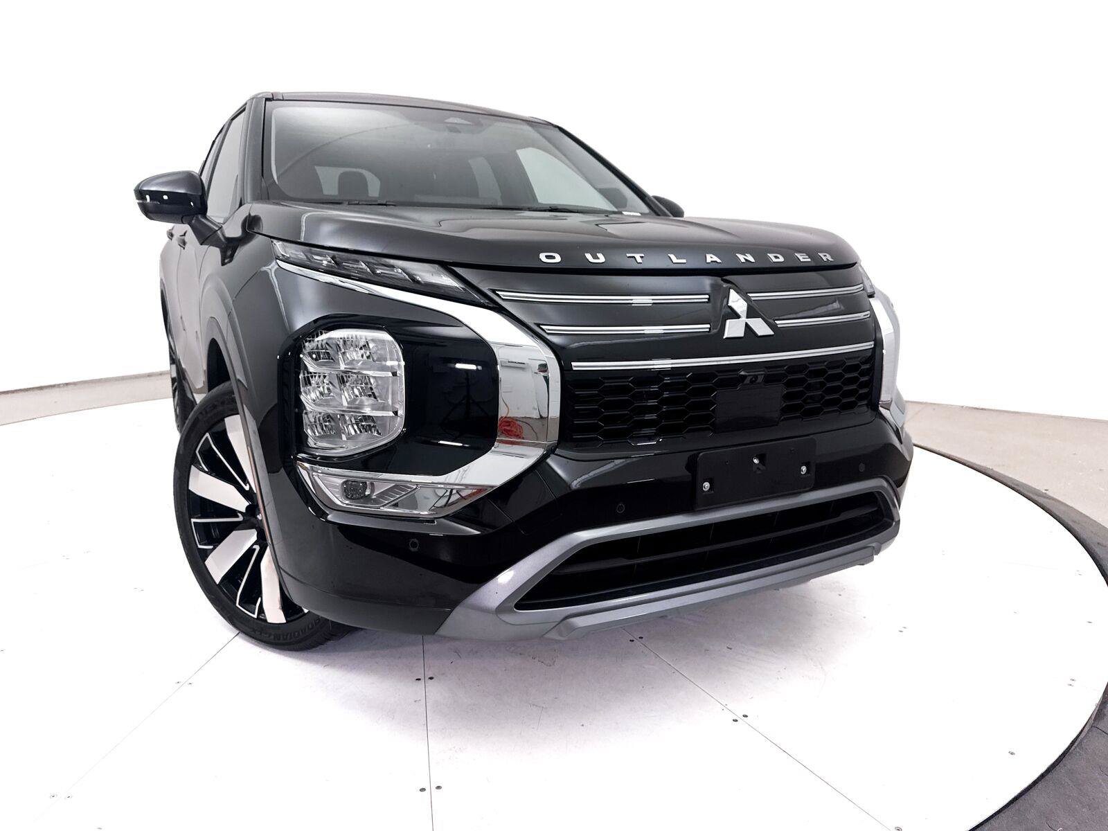 Used 2025 Mitsubishi Outlander SE FWD image 8