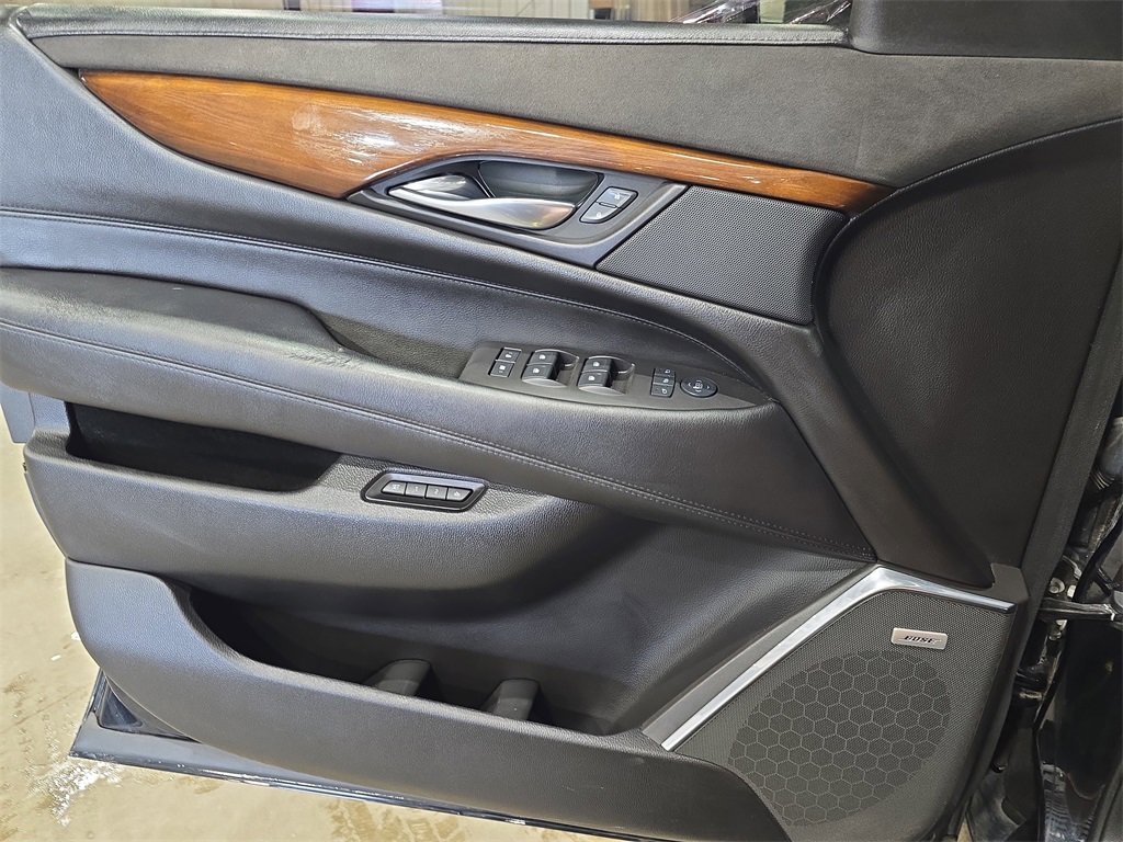Used 2016 Cadillac Escalade ESV Premium image 28