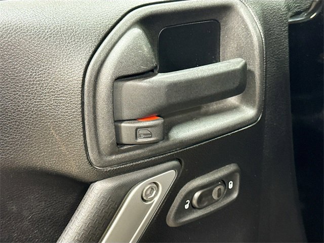 Used 2013 Jeep Wrangler Unlimited Rubicon w/ Dual Top Group image 18