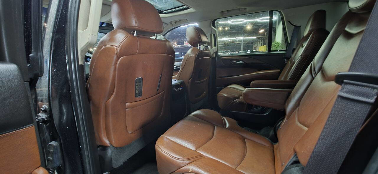 Used 2016 Cadillac Escalade Luxury image 28