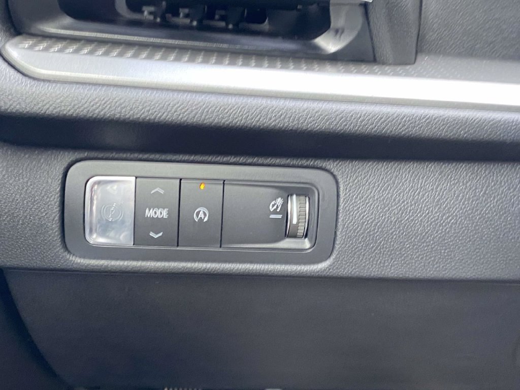 Used 2026 Chevrolet Traverse LT FWD image 33