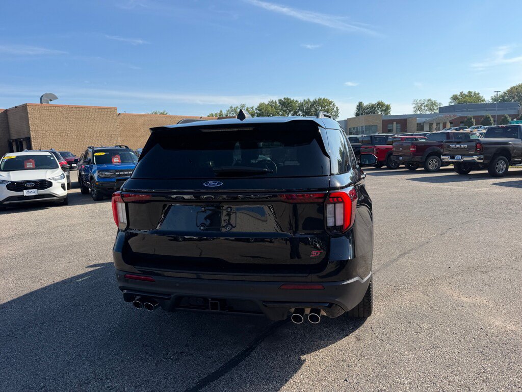 Used 2025 Ford Explorer ST w/ Sun And Sound Package AWD/4WD image 5